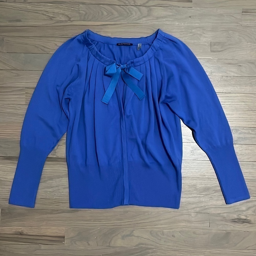 Elie Tahari Extra-fine 100%merino wool button up sweater. SOFT!! Size medium